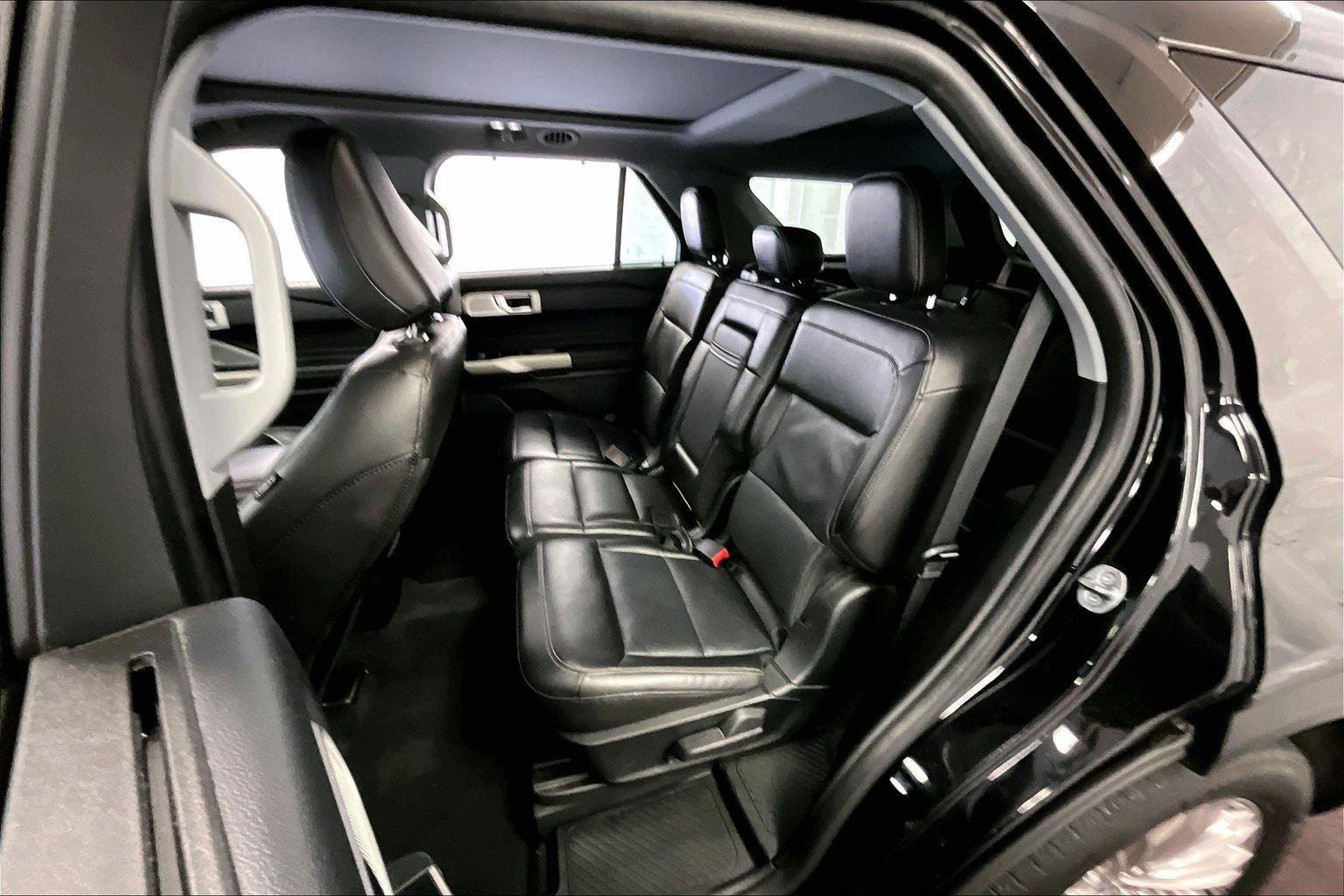Certified 2022 Ford Explorer Limited w/ Limited Technology Package image 25