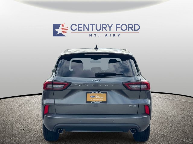 Certified 2023 Ford Escape ST-Line w/ Tech Pack #1 AWD/4WD image 3
