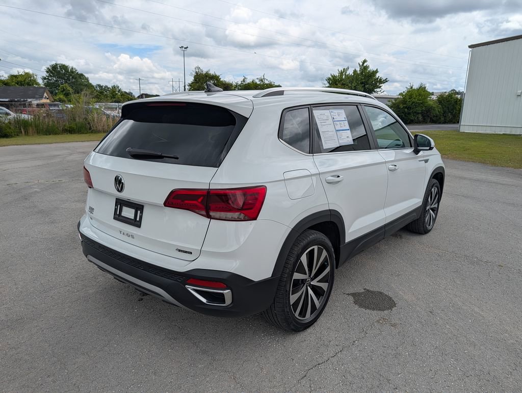 Used 2023 Volkswagen Taos SE AWD/4WD image 3