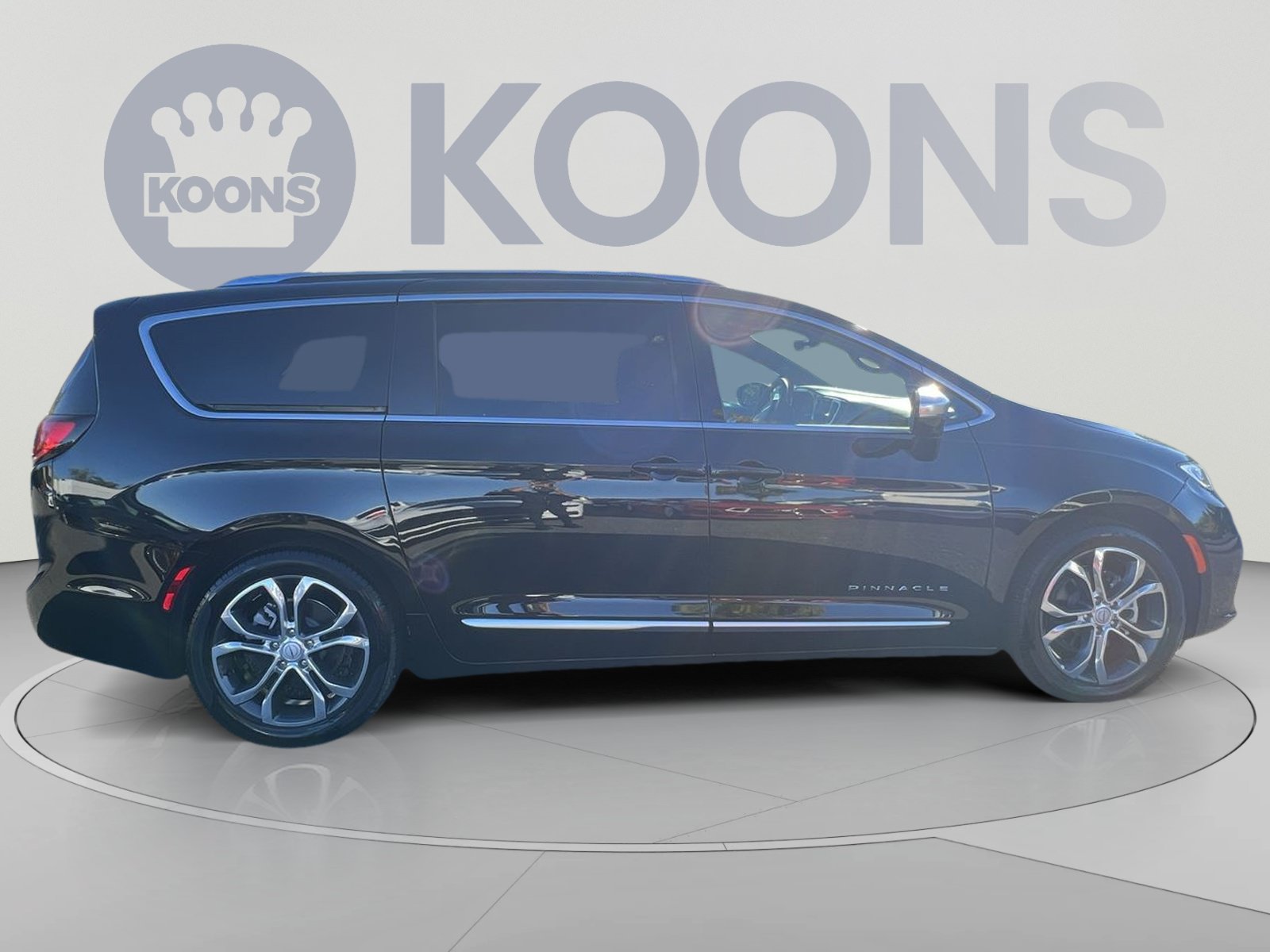 Used 2026 Chrysler Pacifica Pinnacle FWD image 12