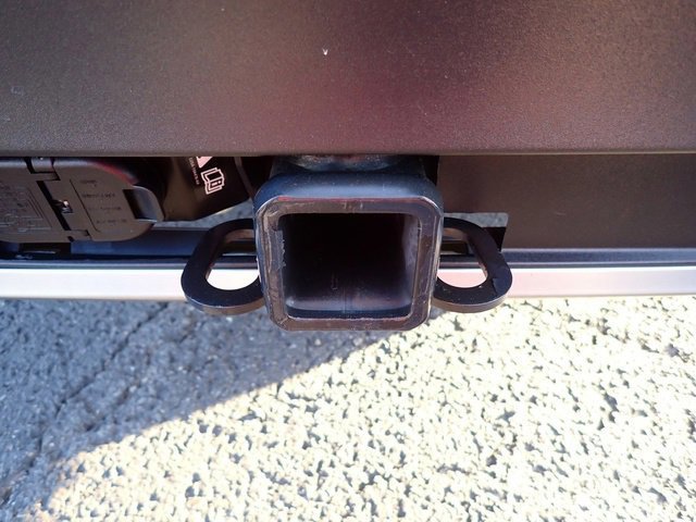 Certified 2022 Ford Explorer XLT w/ Equipment Group 202A image 10