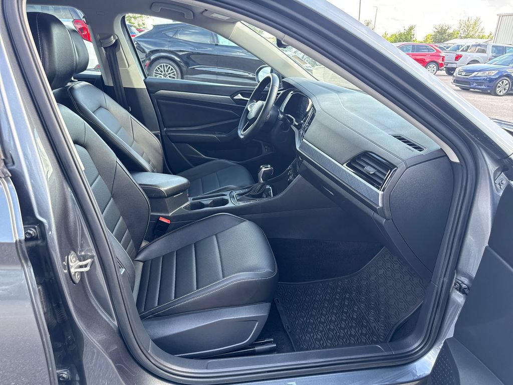 Used 2022 Volkswagen Jetta SE FWD image 23