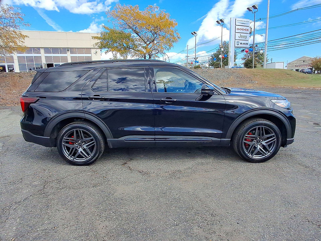 Certified 2025 Ford Explorer ST-Line w/ ST-Line Street Pack AWD/4WD image 9