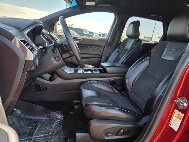 Certified 2020 Ford Edge ST w/ Cold Weather Package AWD/4WD image 13