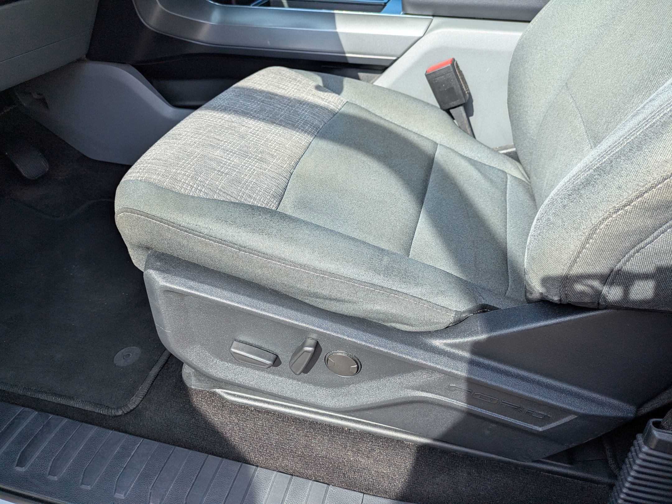 Certified 2022 Ford F150 XLT w/ Equipment Group 302A High image 16