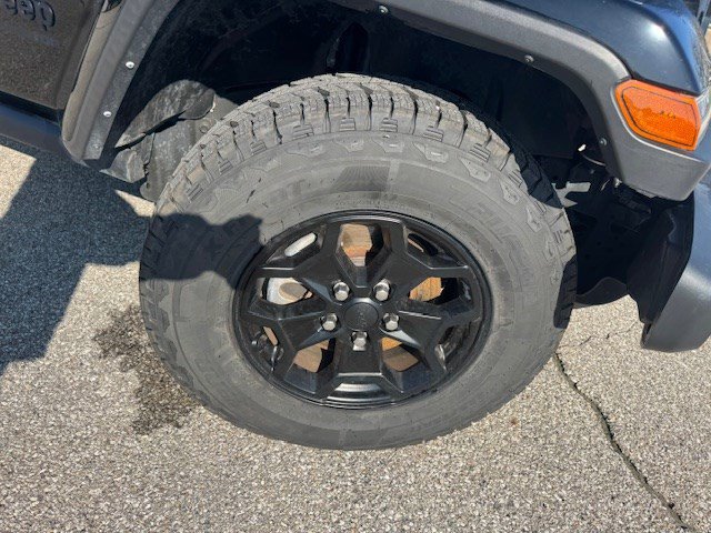 Used 2022 Jeep Gladiator Sport AWD/4WD image 37