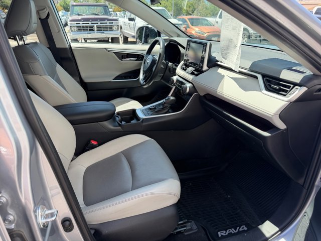 Used 2020 Toyota RAV4 Limited AWD/4WD image 21