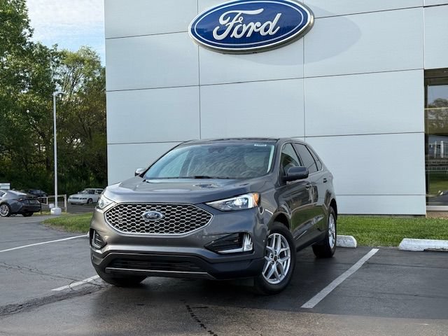 Certified 2023 Ford Edge SEL w/ Convenience Package AWD/4WD image 2