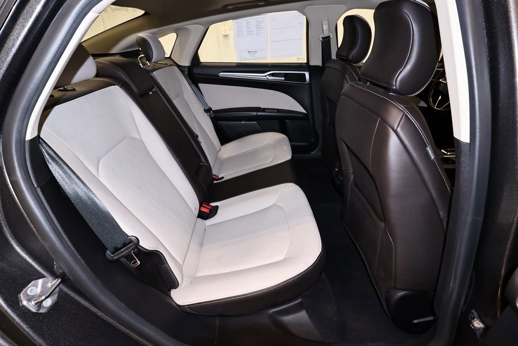 Certified 2019 Ford Fusion SE w/ Equipment Group 151A image 21