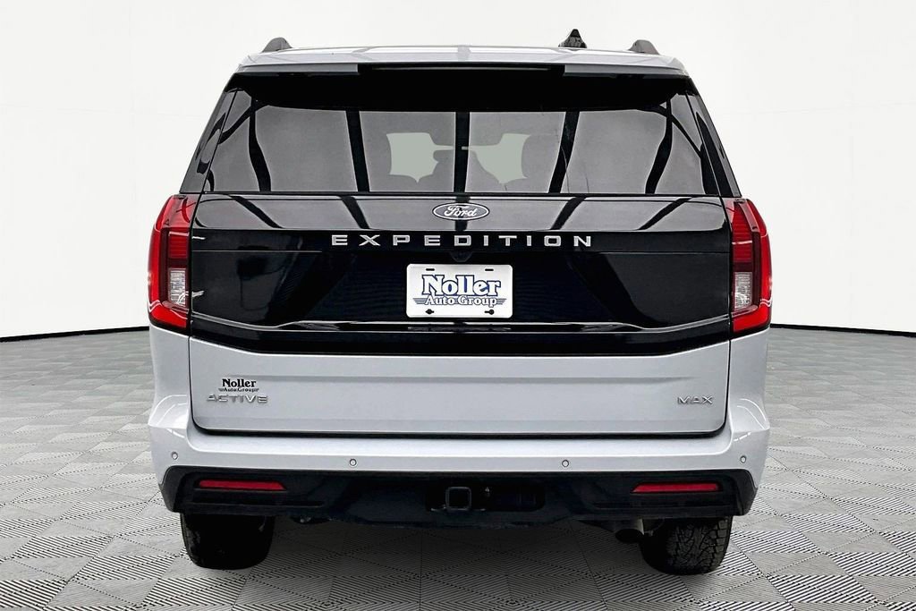 Certified 2025 Ford Expedition Max Active image 3