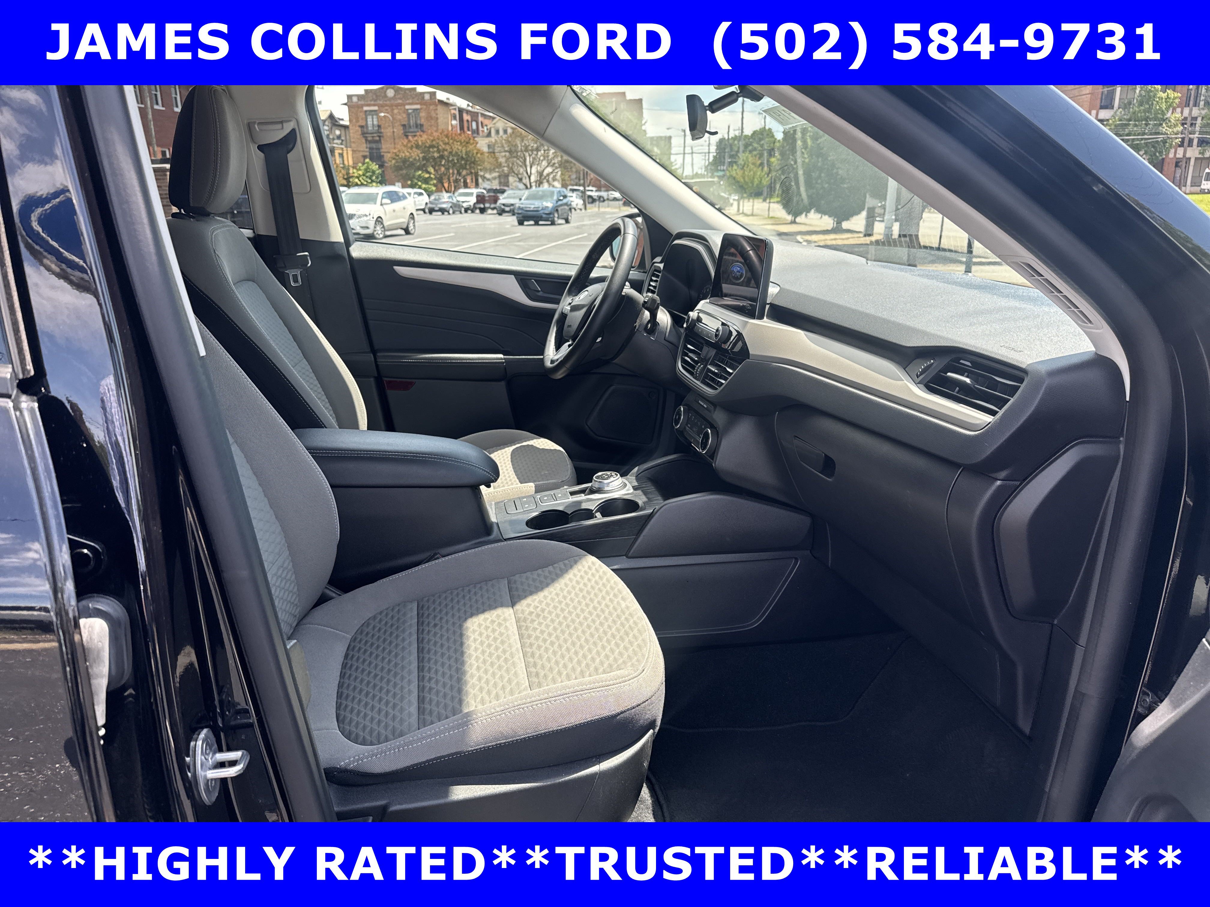 Certified 2022 Ford Escape SE w/ Cold Weather Package AWD/4WD image 18