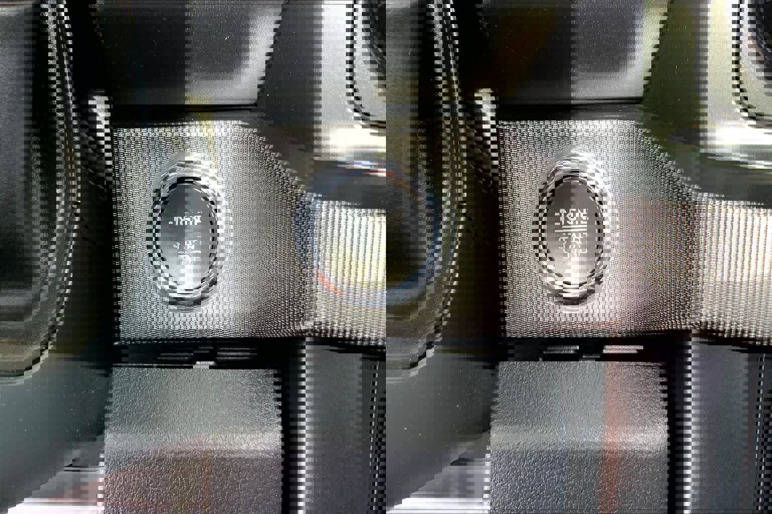 Certified 2024 Ford F350 Platinum w/ FX4 Off-Road Package image 32