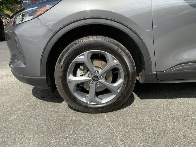 Certified 2025 Ford Escape ST-Line Select AWD/4WD image 18