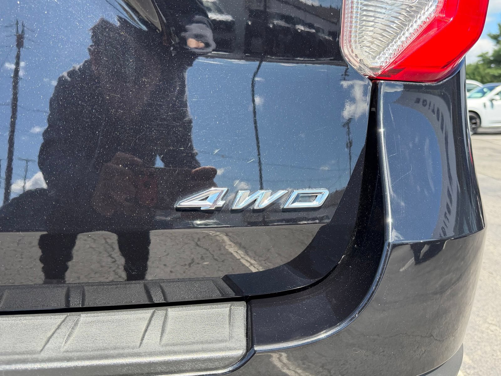 Certified 2022 Ford Explorer XLT w/ Equipment Group 202A AWD/4WD image 8