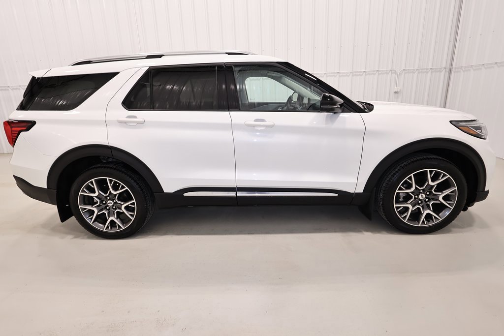 Certified 2025 Ford Explorer Platinum w/ Ultimate Package image 9