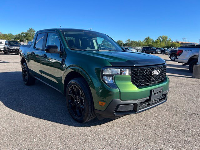 Certified 2025 Ford Maverick XLT w/ Equipment Group 301A AWD/4WD image 3