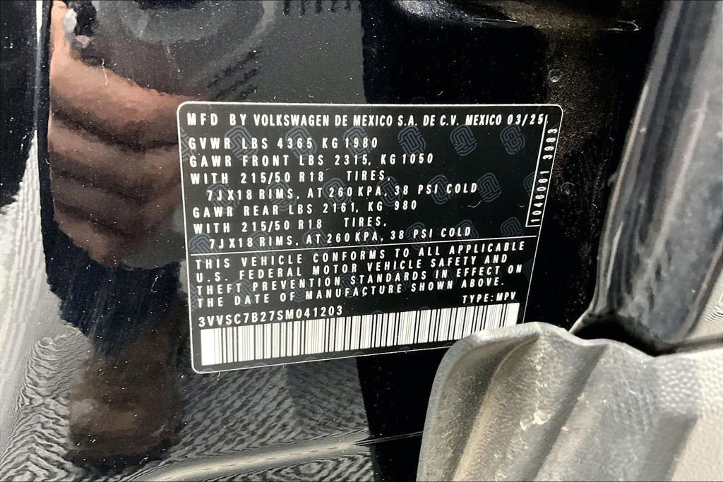 Used 2025 Volkswagen Taos SE image 35