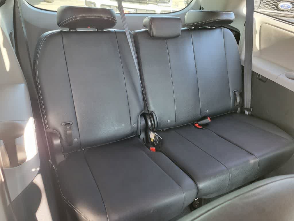 Used 2020 Toyota Sienna SE w/ Carpet Mat Package FWD image 14