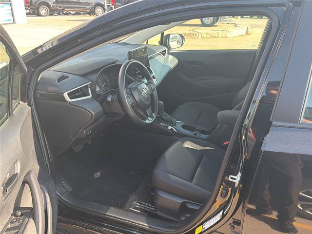 Used 2025 Toyota Corolla LE FWD image 4