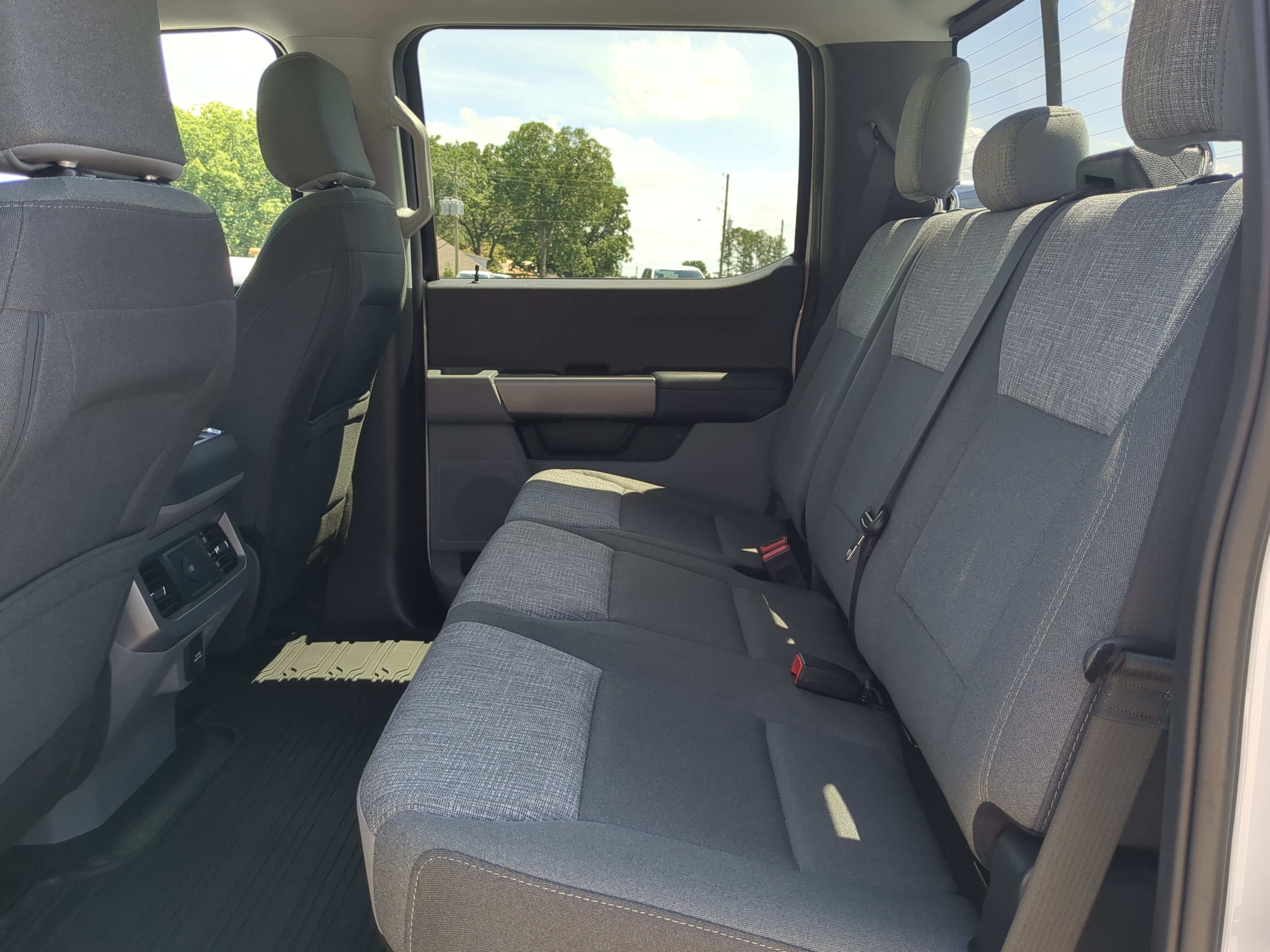 Certified 2025 Ford F250 XLT AWD/4WD image 12