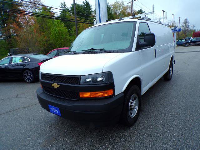 Used 2022 Chevrolet Express 2500 RWD image 3