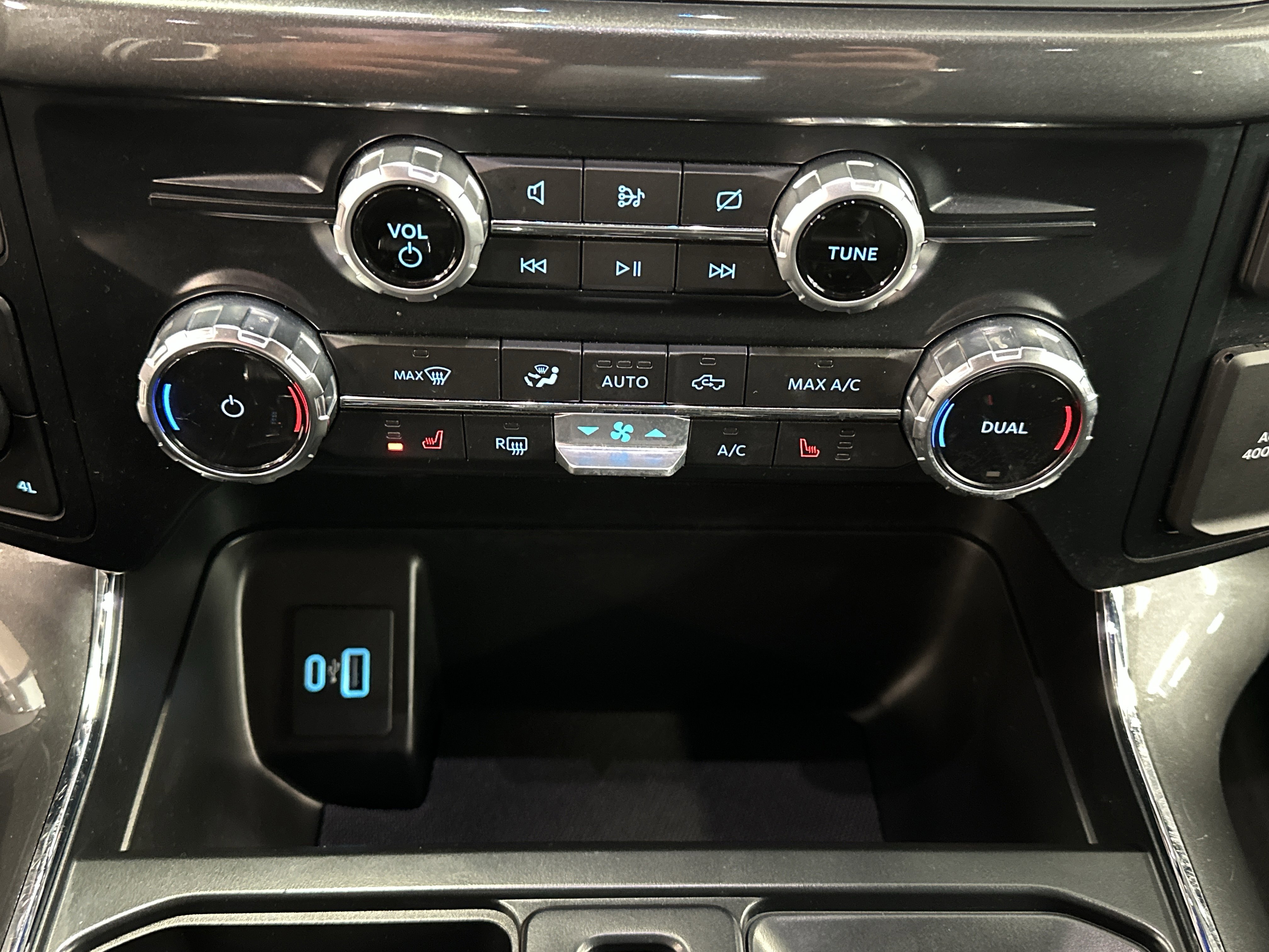 Certified 2023 Ford F150 XLT w/ Equipment Group 302A High image 33