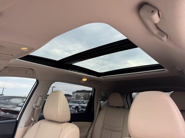 Used 2017 Nissan Rogue SL w/ SL Premium Package image 28