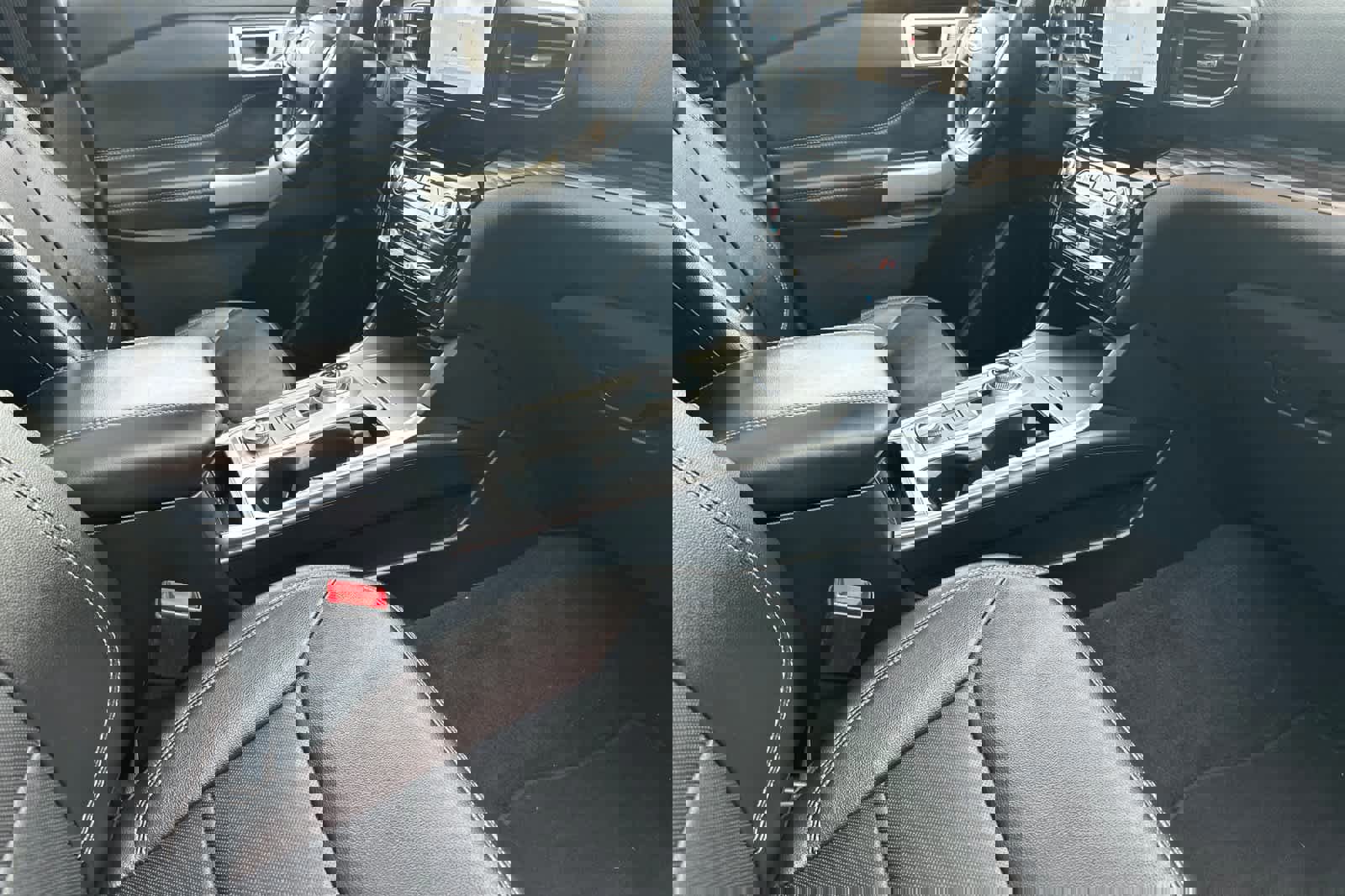 Certified 2022 Ford Explorer Limited w/ Equipment Group 301A image 17