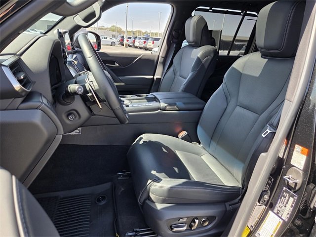 Used 2024 Lexus LX 600 4WD w/ Appearance Package image 9