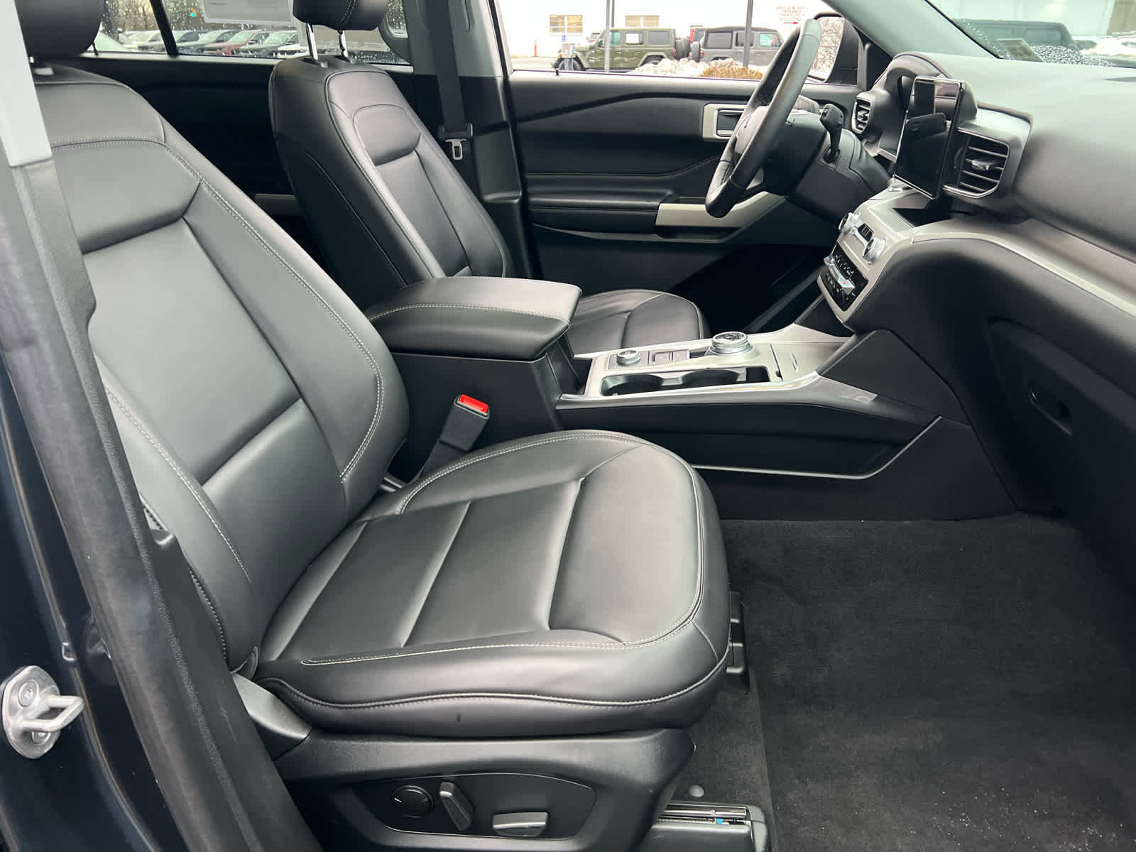 Certified 2023 Ford Explorer XLT w/ Equipment Group 202A image 38