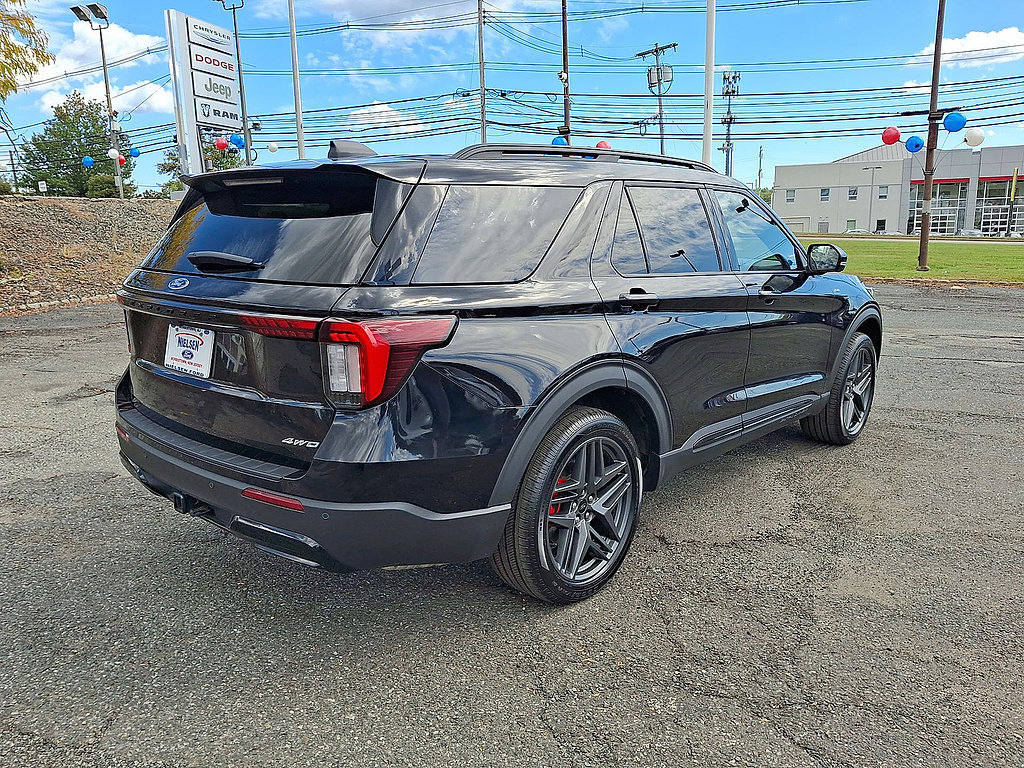 Certified 2025 Ford Explorer ST-Line w/ ST-Line Street Pack AWD/4WD image 8