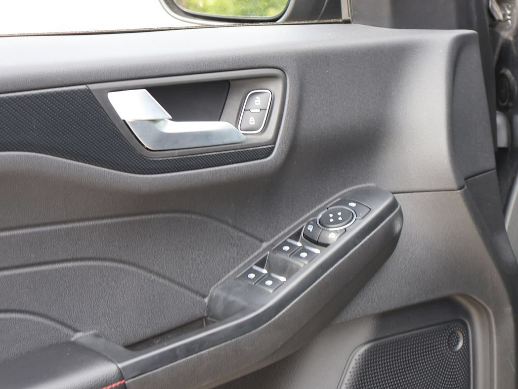Certified 2025 Ford Escape ST-Line AWD/4WD image 22