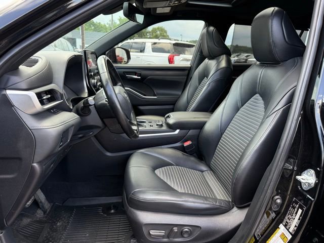 Used 2022 Toyota Highlander XSE image 27