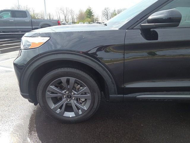 Certified 2023 Ford Explorer XLT w/ Equipment Group 202A image 17