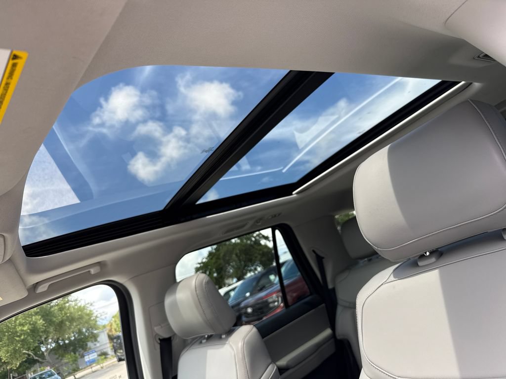 Certified 2025 Ford Expedition Active RWD image 9