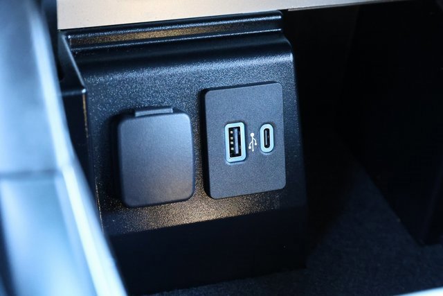 Certified 2022 Ford Explorer XLT image 33