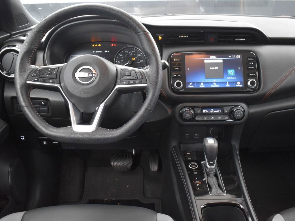 Used 2022 Nissan Kicks SR w/ Premium Package image 9