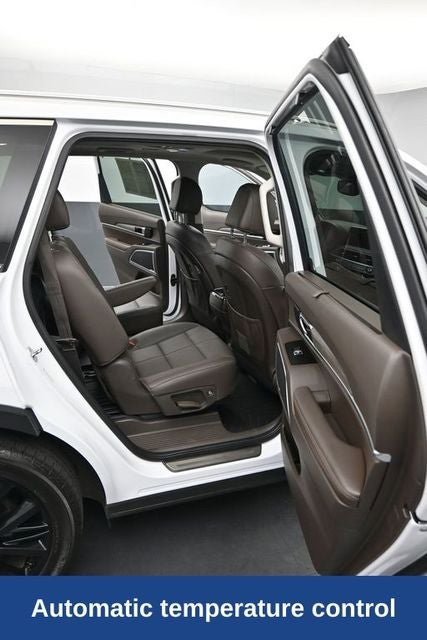Used 2021 Kia Telluride SX w/ Towing Package FWD image 14
