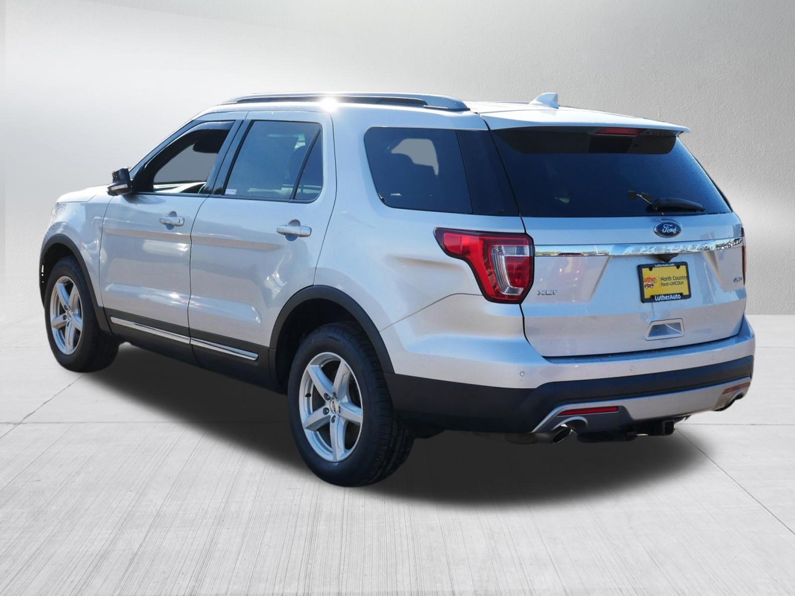 Certified 2017 Ford Explorer XLT w/ Equipment Group 202A AWD/4WD image 5