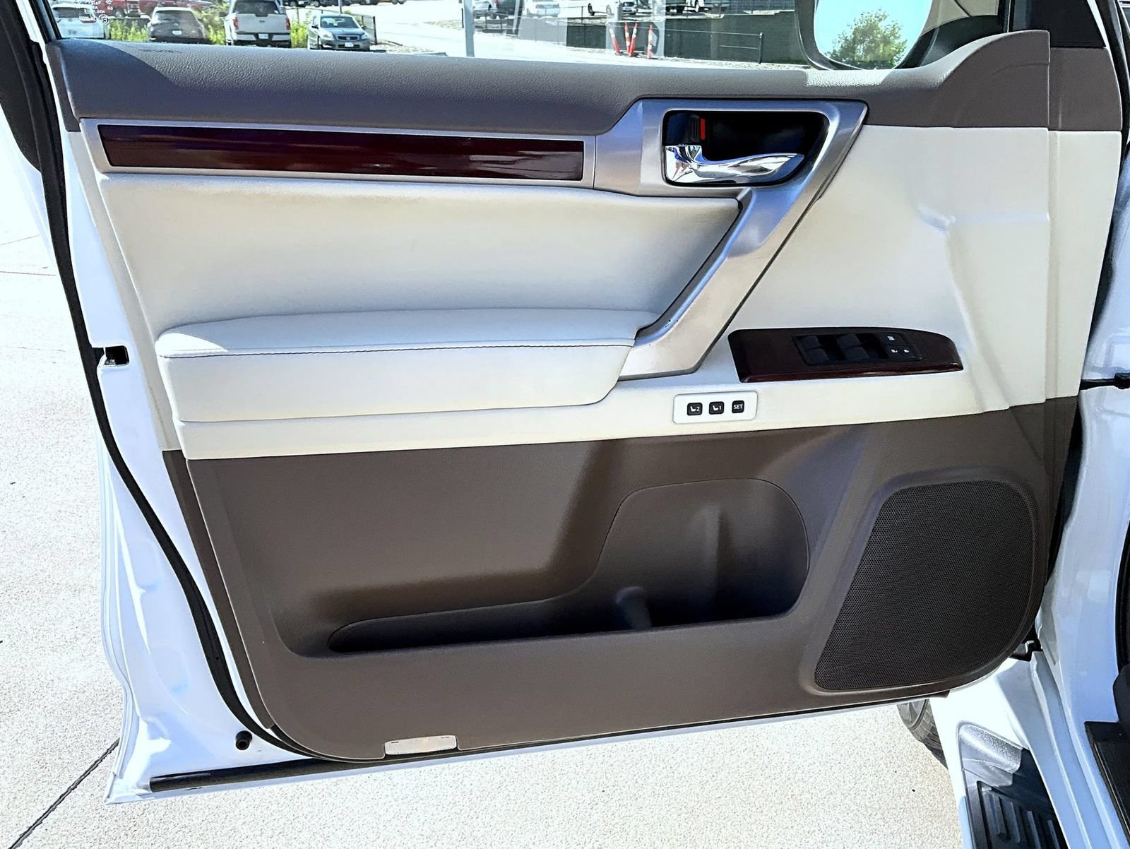 Used 2017 Lexus GX 460 Premium w/ Premium Package AWD/4WD image 9