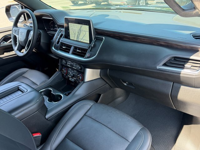 Used 2022 Chevrolet Tahoe Z71 w/ Z71 Off-Road Package AWD/4WD image 32