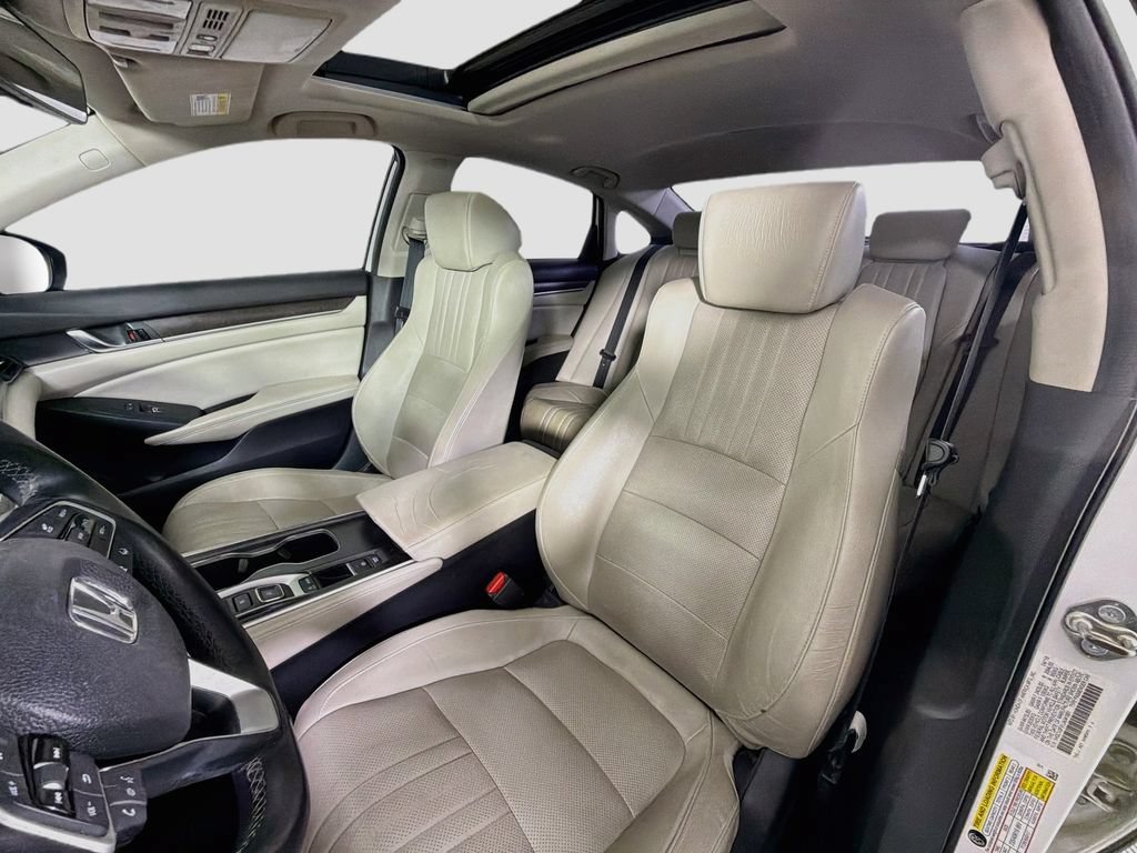 Used 2018 Honda Accord Touring image 13