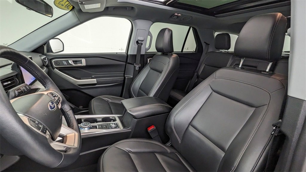 Certified 2023 Ford Explorer XLT w/ Equipment Group 202A image 2