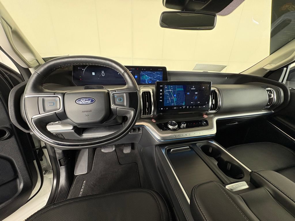 Certified 2025 Ford Expedition Platinum AWD/4WD image 8