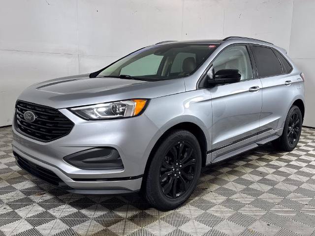 Certified 2024 Ford Edge SE w/ Black Appearance Package AWD/4WD image 9