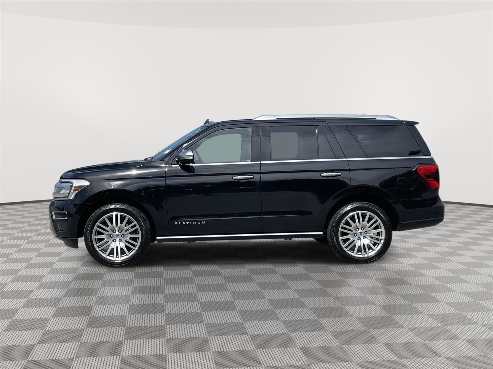 Certified 2023 Ford Expedition Platinum AWD/4WD image 2