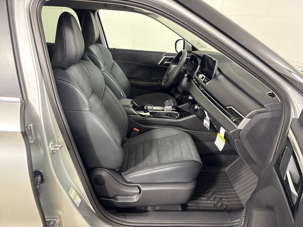 Used 2026 Mitsubishi Outlander SE FWD image 5