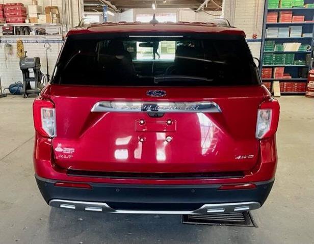 Certified 2024 Ford Explorer XLT w/ Equipment Group 202A AWD/4WD image 5