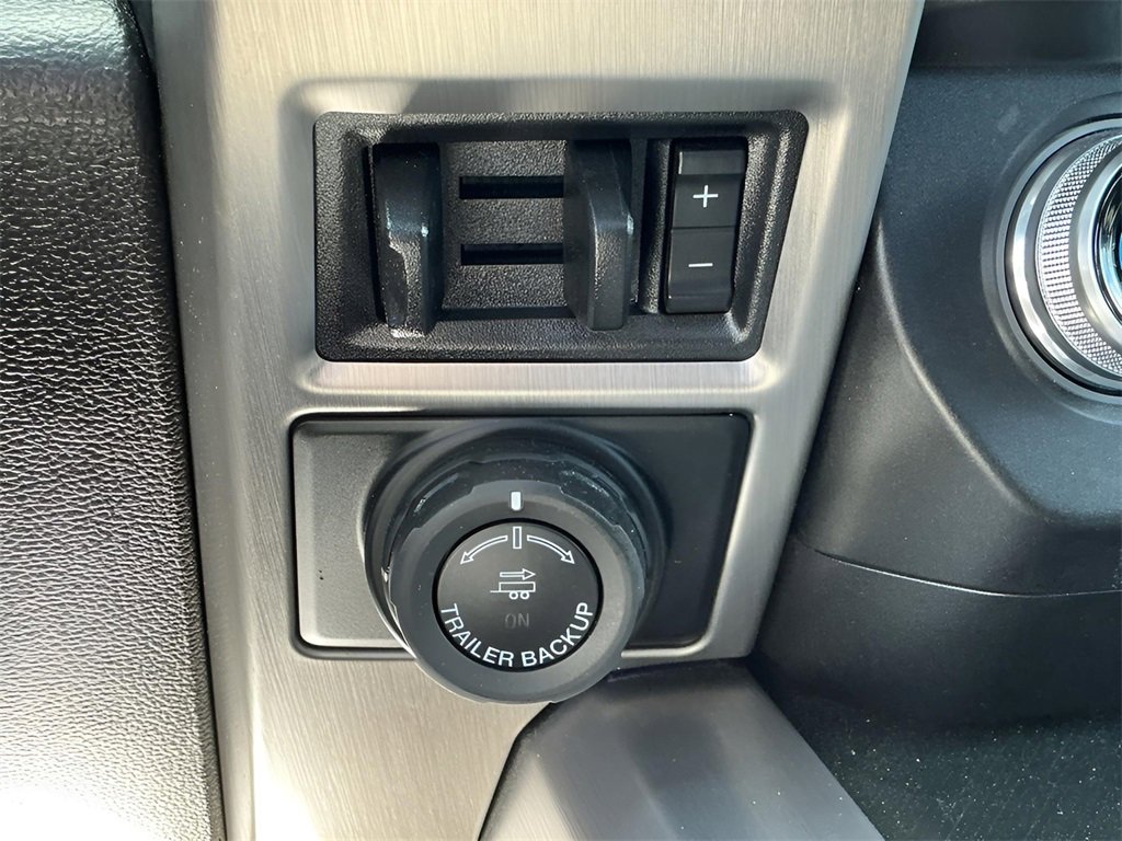 Certified 2021 Ford F350 Platinum w/ Tremor Off-Road Package image 44
