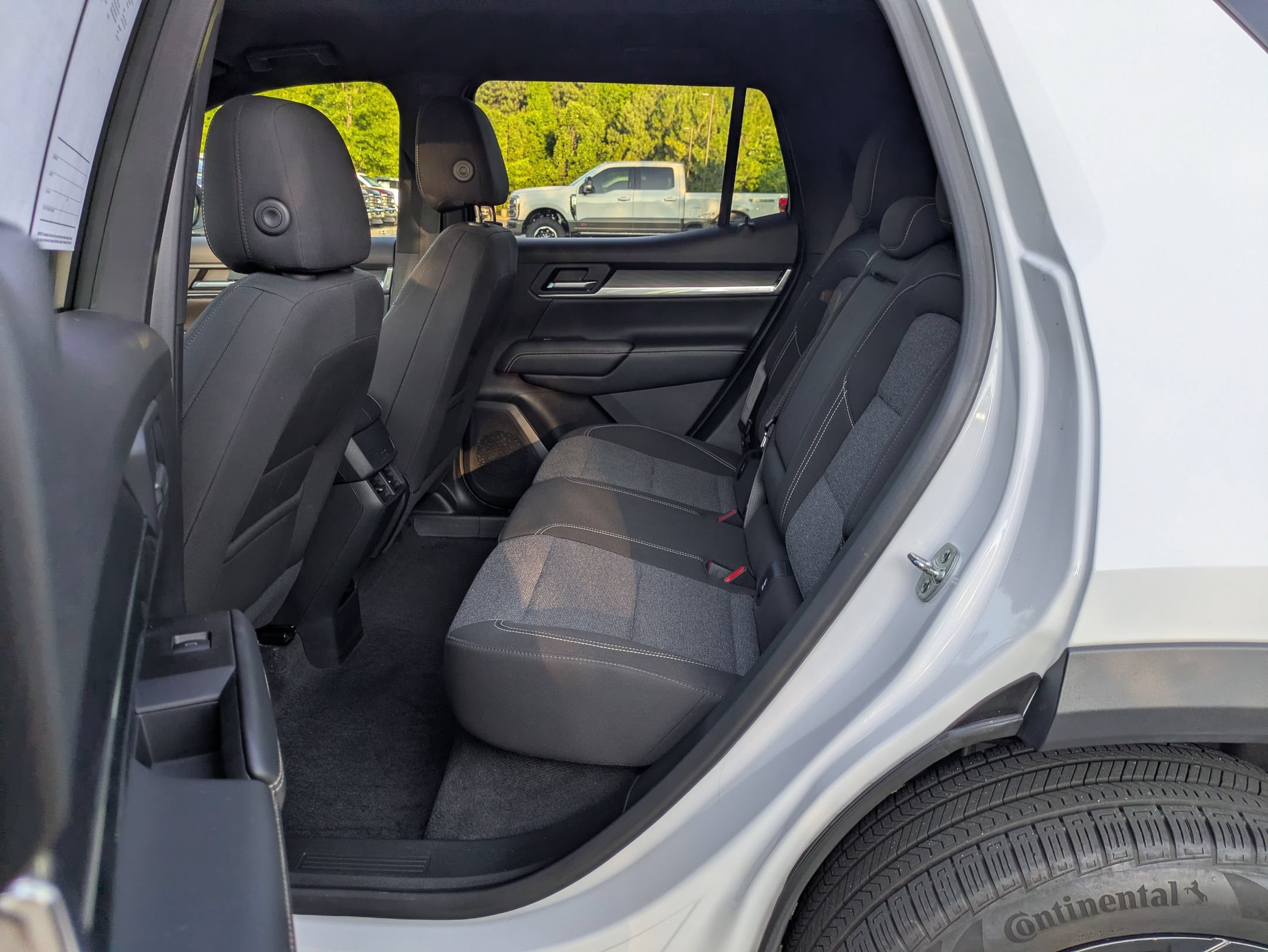 Used 2025 GMC Terrain Elevation w/ Black Edition AWD/4WD image 27